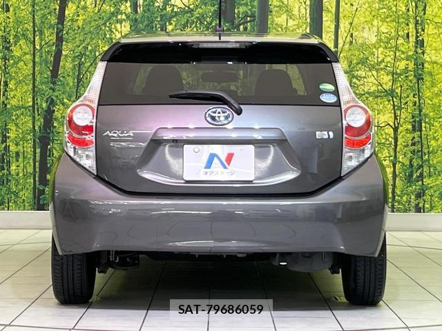 Toyota AQUA 2013-10 8329162-14