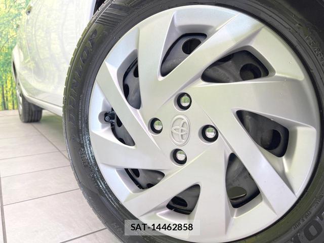 Toyota AQUA 2015-08 8329468-12