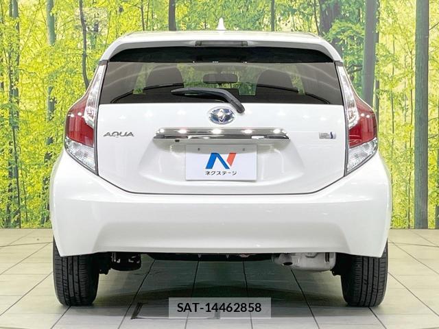 Toyota AQUA 2015-08 8329468-14