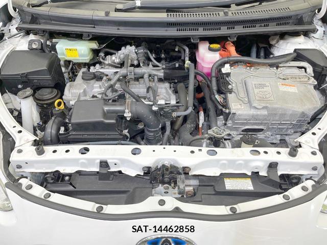 Toyota AQUA 2015-08 8329468-17