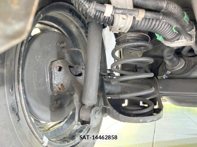 Toyota AQUA 2015-08 8329468-19