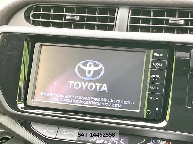 Toyota AQUA 2015-08 8329468-2