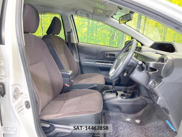 Toyota AQUA 2015-08 8329468-7