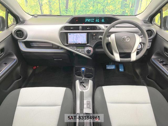 Toyota AQUA 2013-11 8329479-1