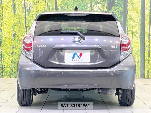 Toyota AQUA 2013-11 8329479-13