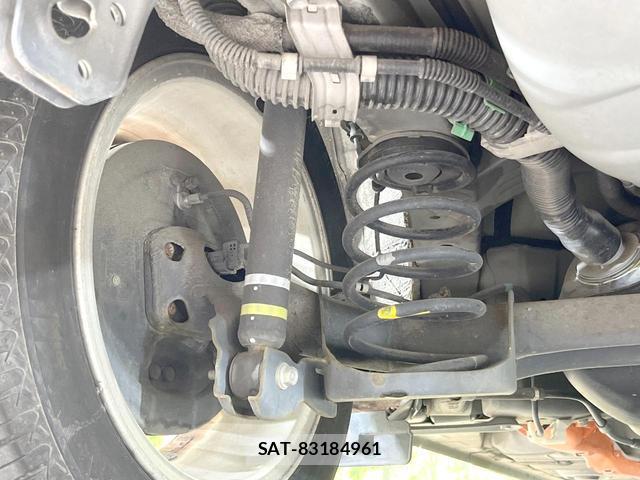Toyota AQUA 2013-11 8329479-18