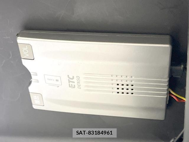 Toyota AQUA 2013-11 8329479-5