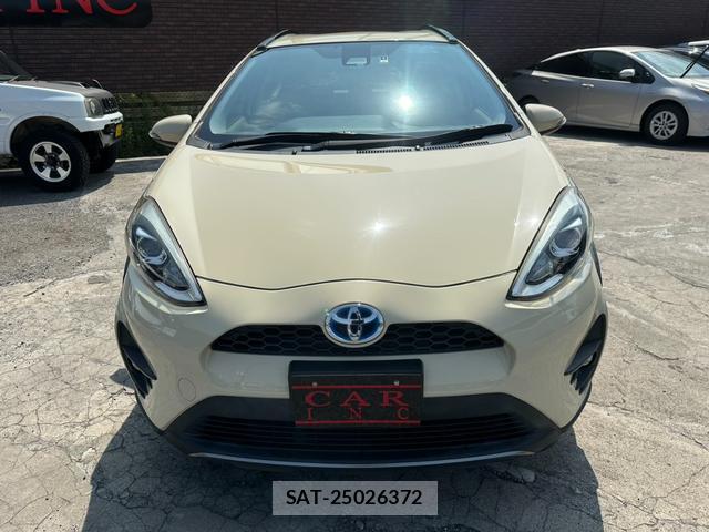 Toyota AQUA 2017-07 8329720-12