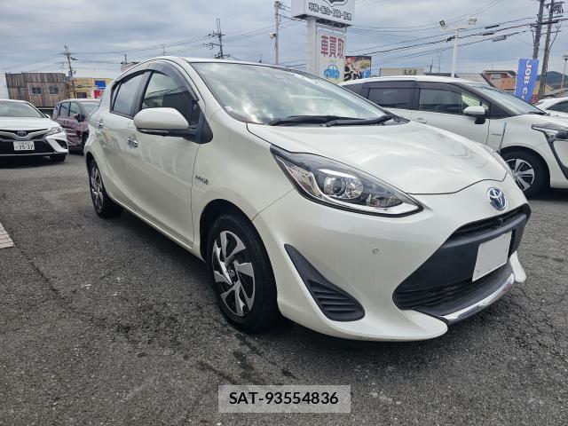 Toyota AQUA 2020-07 8329818-0