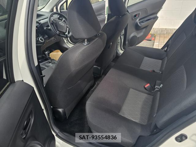 Toyota AQUA 2020-07 8329818-6
