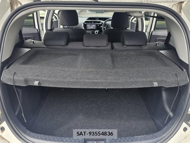 Toyota AQUA 2020-07 8329818-7