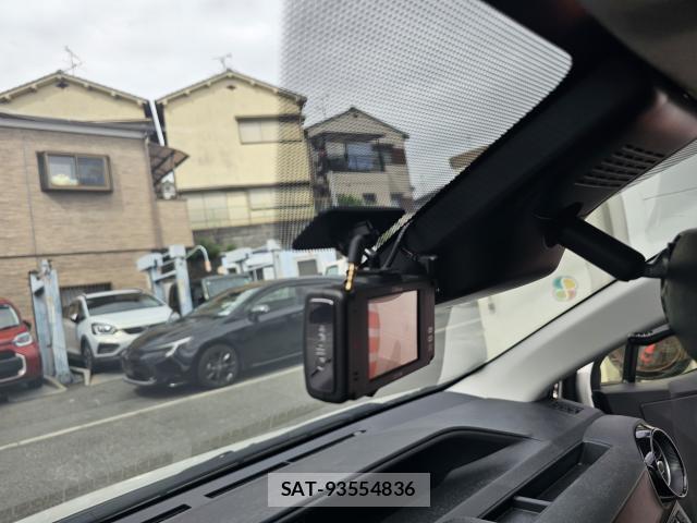 Toyota AQUA 2020-07 8329818-9