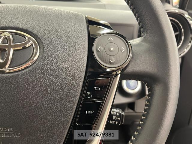 Toyota AQUA 2017-09 8329907-10