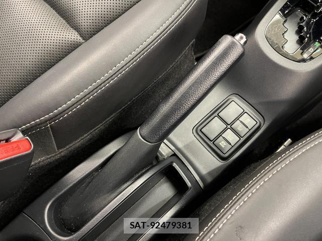 Toyota AQUA 2017-09 8329907-13