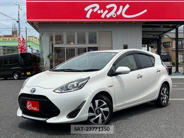 Toyota AQUA 2019-10 8330058-0