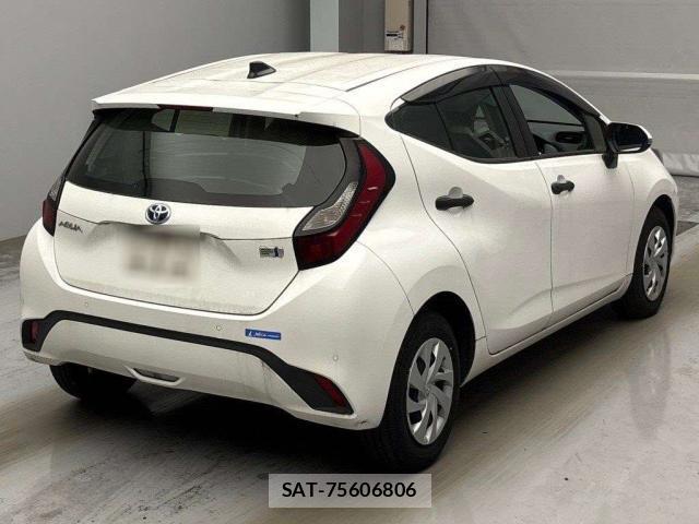 Toyota AQUA 2021-09 8330101-1