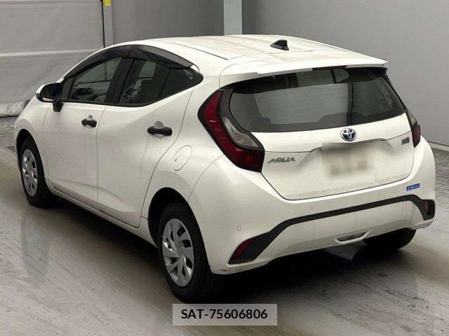 Toyota AQUA 2021-09 8330101-4
