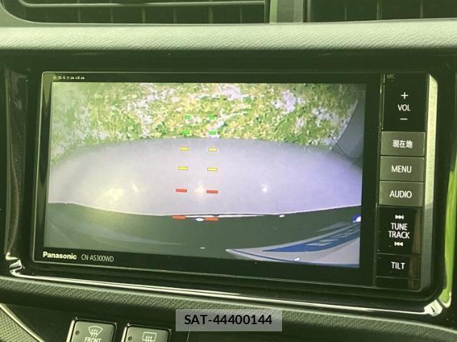 Toyota AQUA 2016-10 8330421-11