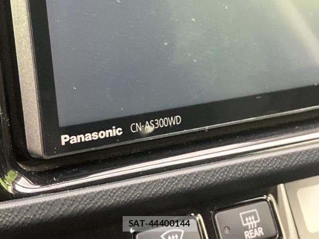 Toyota AQUA 2016-10 8330421-13