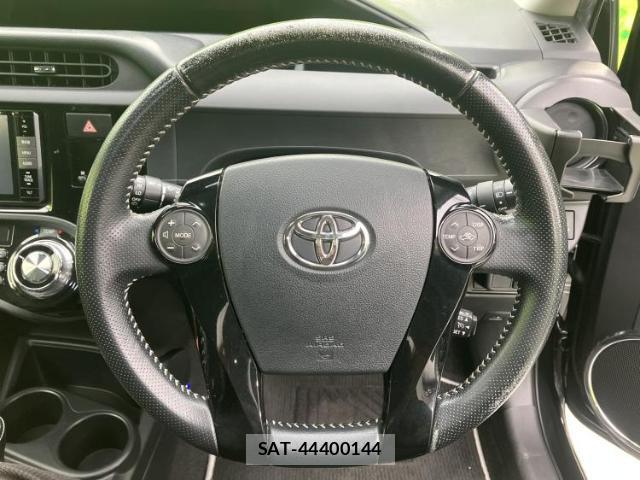 Toyota AQUA 2016-10 8330421-15