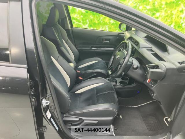 Toyota AQUA 2016-10 8330421-3