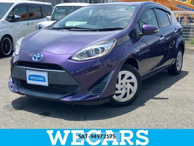 Toyota AQUA 2018-05 8330478-0