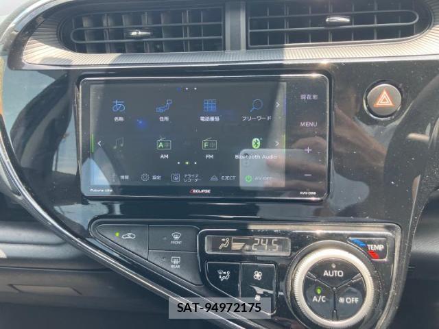 Toyota AQUA 2018-05 8330478-10
