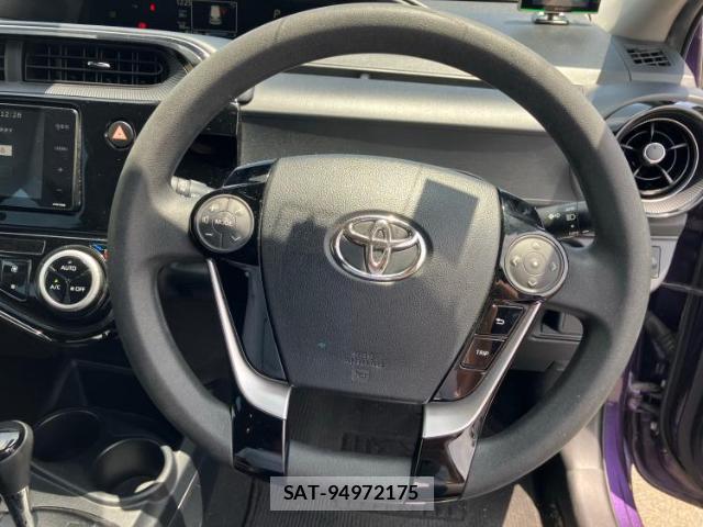 Toyota AQUA 2018-05 8330478-12
