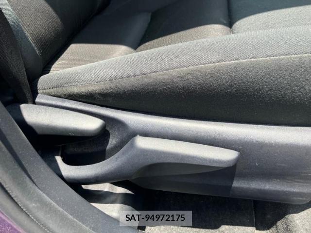 Toyota AQUA 2018-05 8330478-16