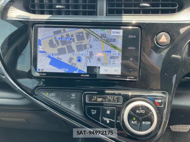 Toyota AQUA 2018-05 8330478-8