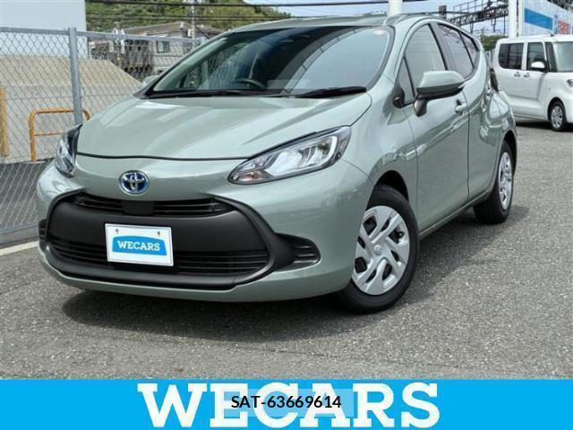 Toyota AQUA 2024-06 8330598-0