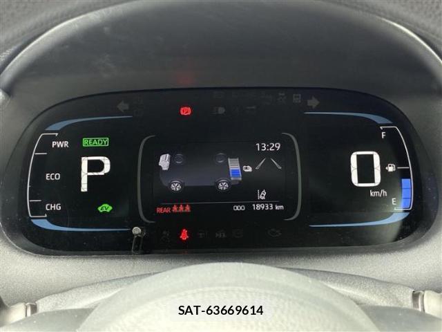 Toyota AQUA 2024-06 8330598-16