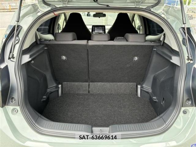 Toyota AQUA 2024-06 8330598-7