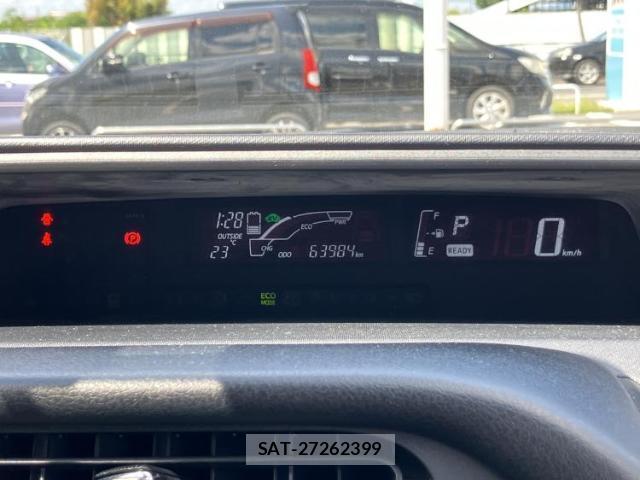 Toyota AQUA 2017-03 8330654-13