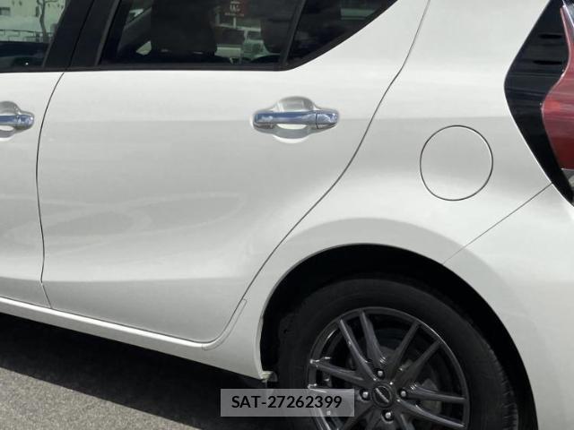 Toyota AQUA 2017-03 8330654-6