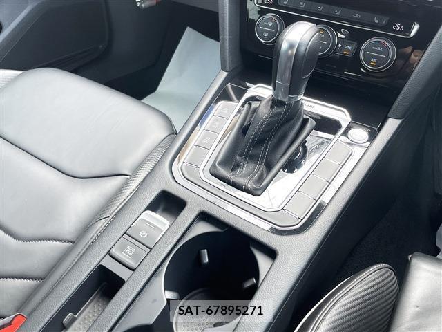 VolksWagen ARTEON 2017-11 8328539-15