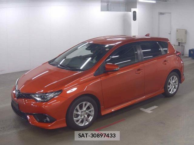 Toyota AURIS 2018-02 8330076-0