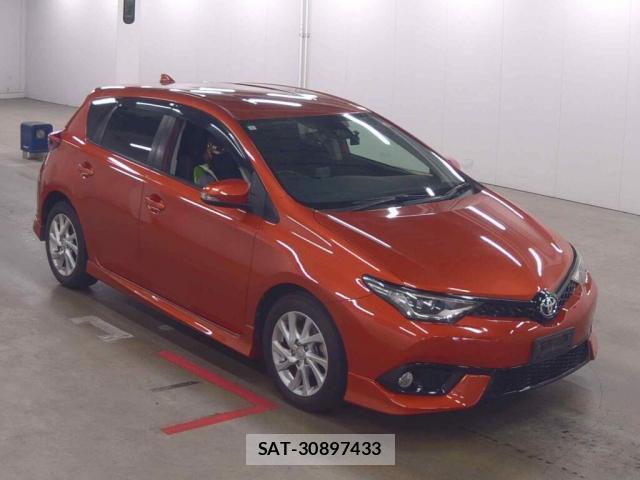 Toyota AURIS 2018-02 8330076-4