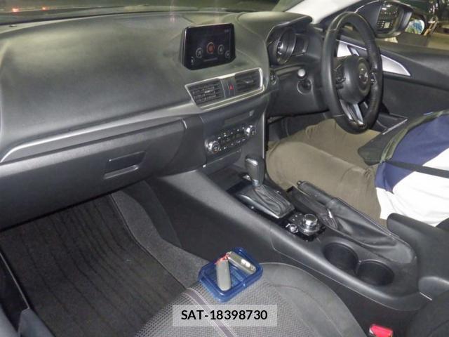 Mazda AXELA SPORT 2017-07 8330096-2