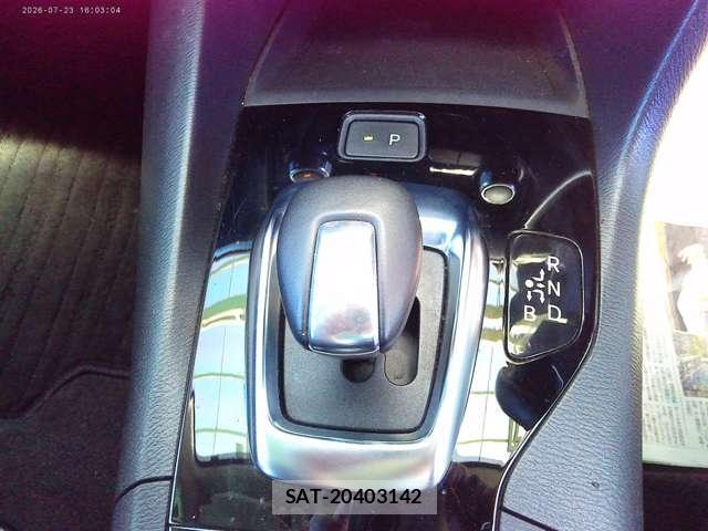 Mazda AXELA 2016-02 8328051-12