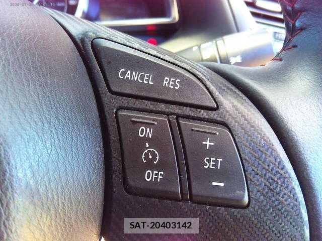 Mazda AXELA 2016-02 8328051-15