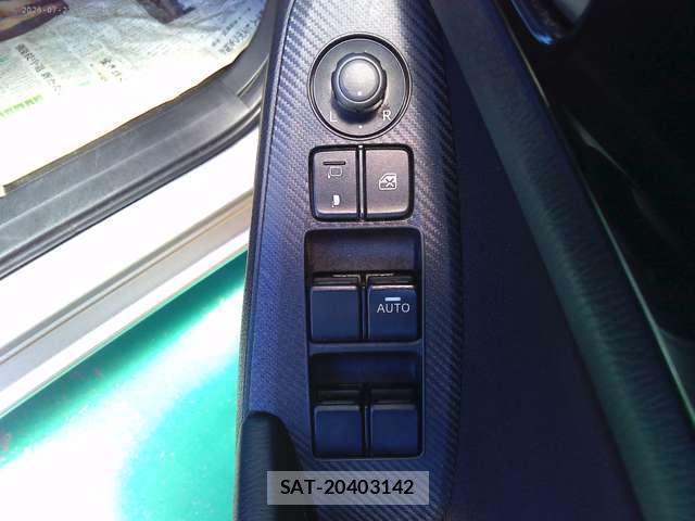 Mazda AXELA 2016-02 8328051-18