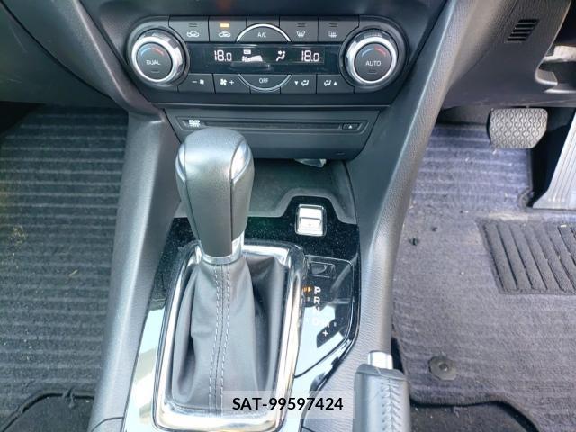 Mazda AXELA 2019-07 8328358-11