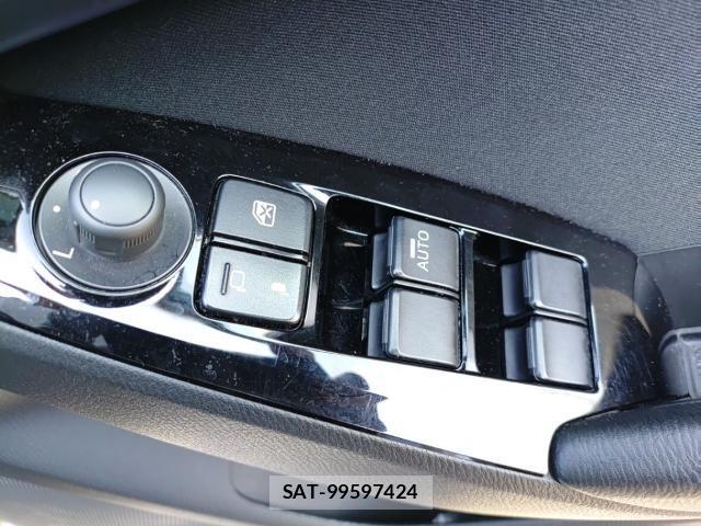Mazda AXELA 2019-07 8328358-13