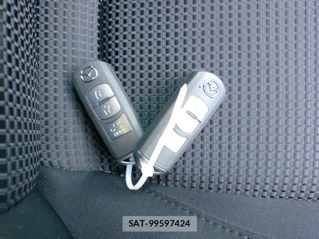 Mazda AXELA 2019-07 8328358-14
