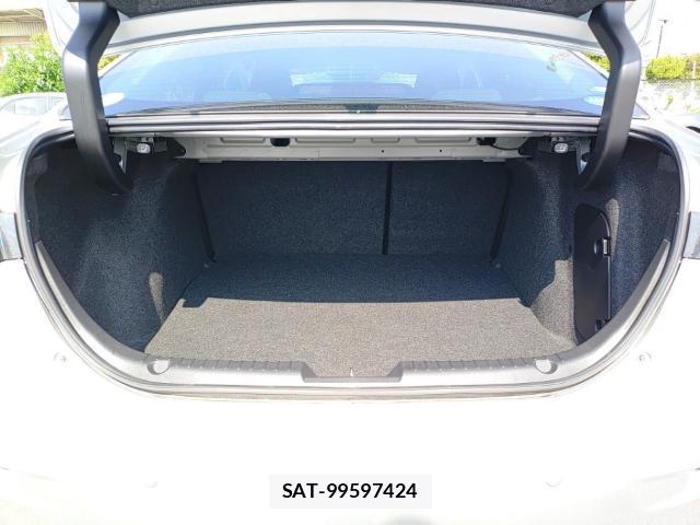 Mazda AXELA 2019-07 8328358-7