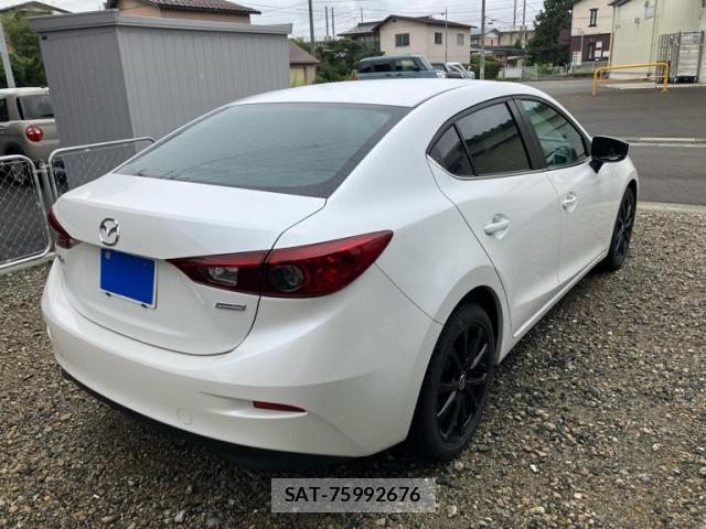 Mazda AXELA 2017-06 8328897-12
