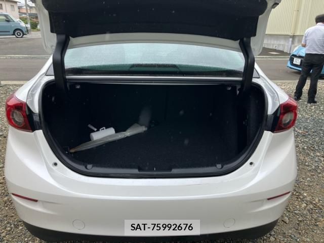 Mazda AXELA 2017-06 8328897-14