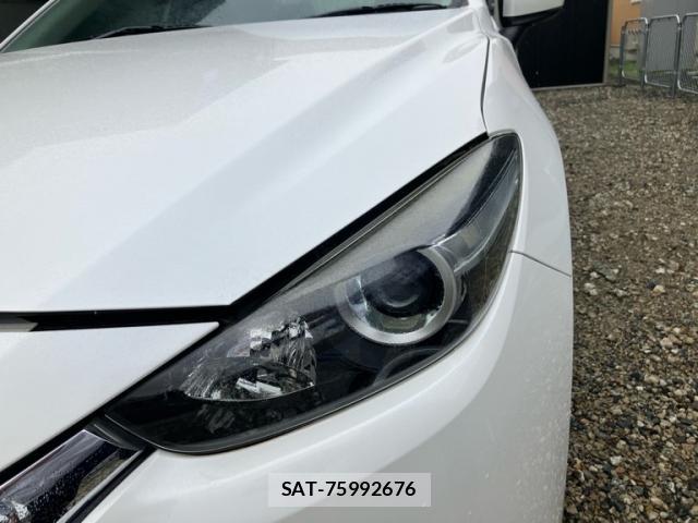 Mazda AXELA 2017-06 8328897-15