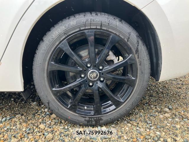 Mazda AXELA 2017-06 8328897-4